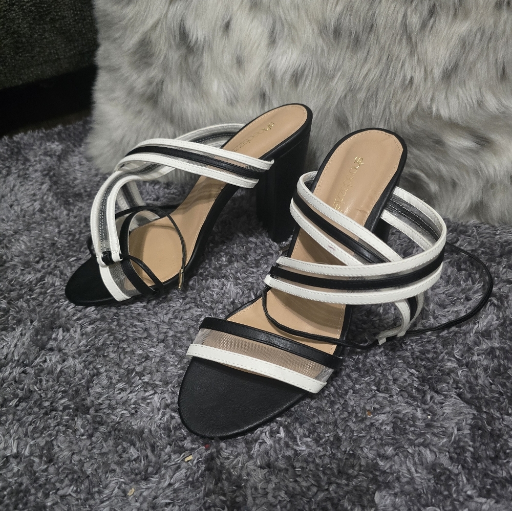 Sandals shoe dazzle size 10